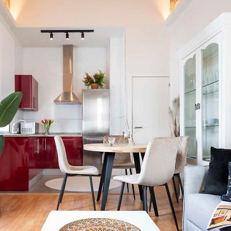 Apartamento Familiar Nuevo De Diseno En La Mejor Zona De Triana, Parking Included Seville Luaran gambar