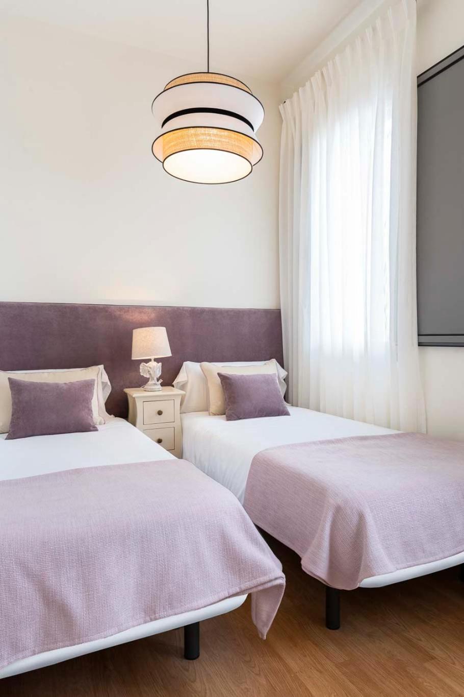 Apartamento Familiar Nuevo De Diseno En La Mejor Zona De Triana, Parking Included Seville Luaran gambar